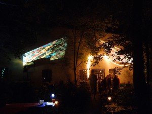 Projektionen von Gela: "Bones in Radiation"